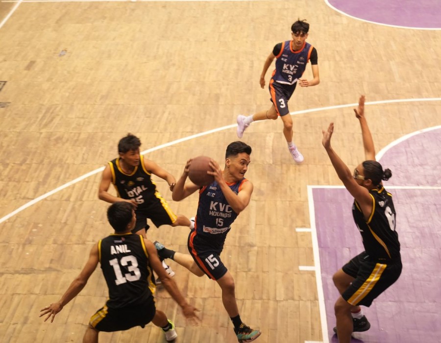 एचजेएनबीएल: हाउण्ड्सको पहिलो जित