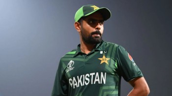 बाबर आजमले छाडे पाकिस्तानी क्रिकेट टिमको कप्तानी