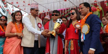 फुटबल टोलीकी कप्तान भण्डारीलाई सम्मान