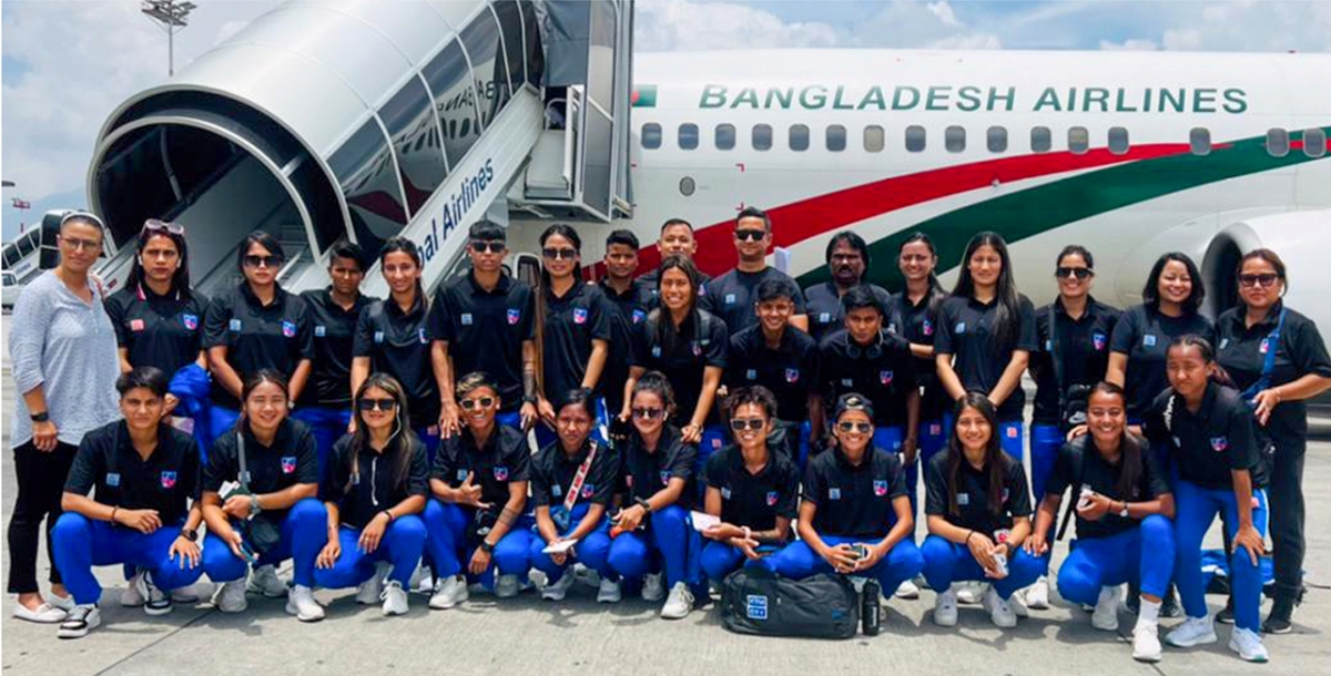 नेपाली राष्ट्रिय महिला फुटबल टाेली ब‌गंलादेश प्रस्थान