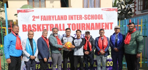 आयोजक फेरिल्यान्डको सफल सुरुआत