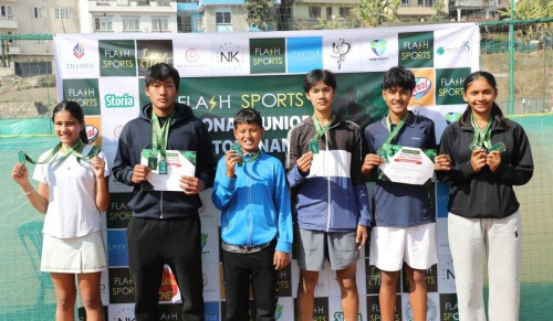 सोनाम, सारा र विश्वलाई स्वर्ण